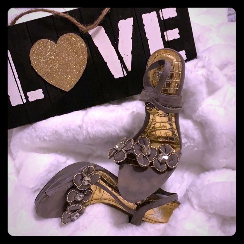 Women’s gray suede/rhinestones stilettos